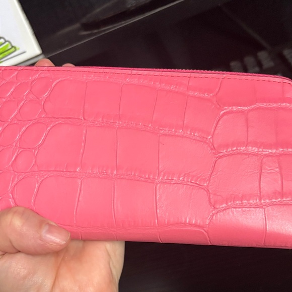 MCM LIKE NEW limited edition pink amazing condition - Picture 16 of 17